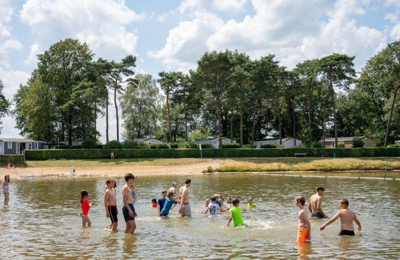 Vakantiepark met meer